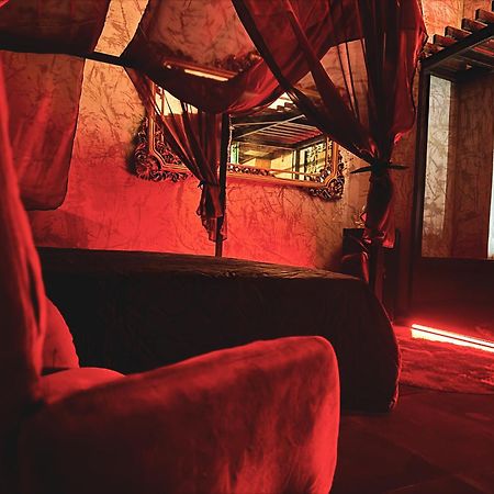 Black Hole Rooms 卡塔尼亚 外观 照片