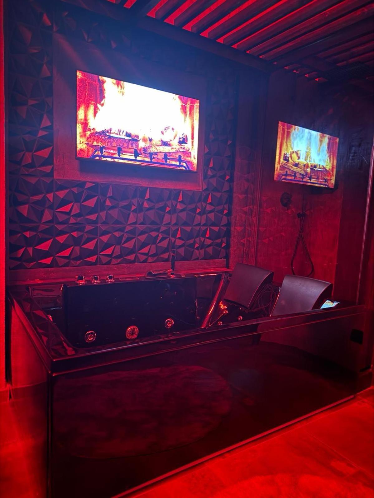 Black Hole Rooms 卡塔尼亚 外观 照片
