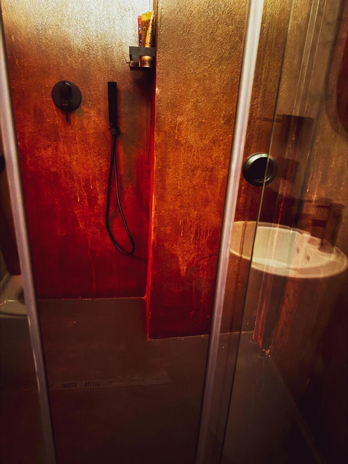 Black Hole Rooms 卡塔尼亚 外观 照片